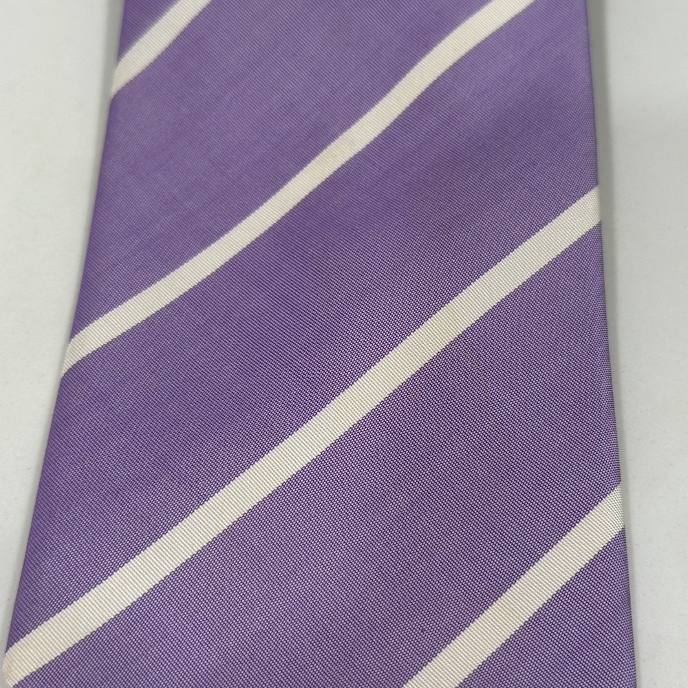 Vineyard Vines lavender Purple Striped Men's silk tie - Picture 2 of 4